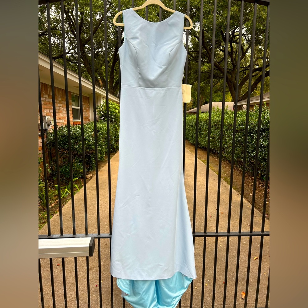 Open back casual sleeveless wedding dress.